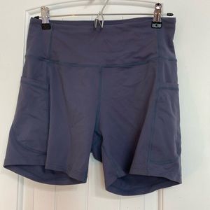 Women’s bike shorts with pockets